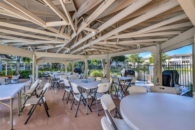 3431 NW 50th Ave 113, Lauderdale Lakes, FL 33319