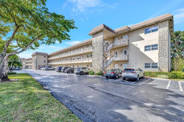 3431 NW 50th Ave 113, Lauderdale Lakes, FL 33319
