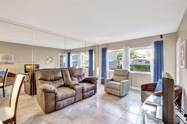 3431 NW 50th Ave 113, Lauderdale Lakes, FL 33319