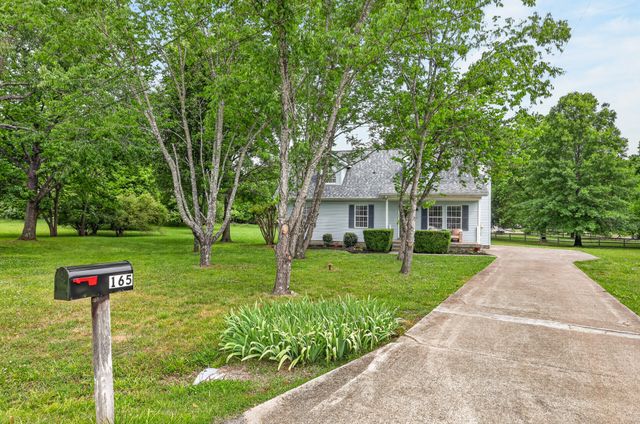 165 Sweetgum Dr, La Vergne, TN 37086