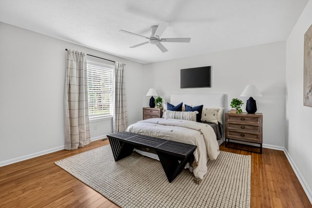 165 Sweetgum Dr, La Vergne, TN 37086