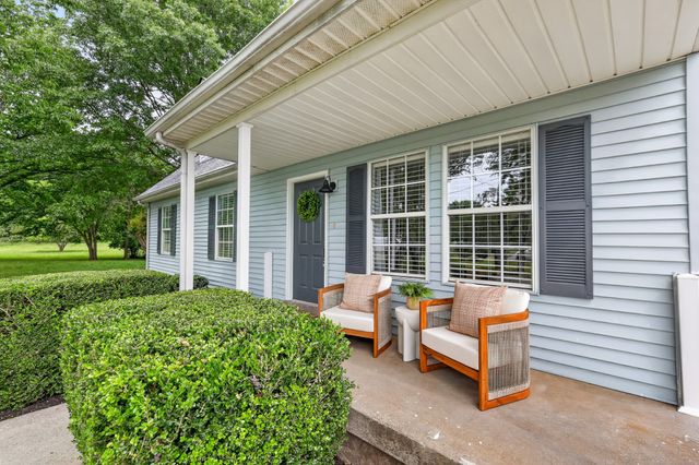 165 Sweetgum Dr, La Vergne, TN 37086
