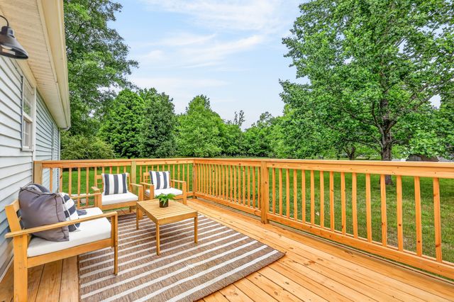 165 Sweetgum Dr, La Vergne, TN 37086