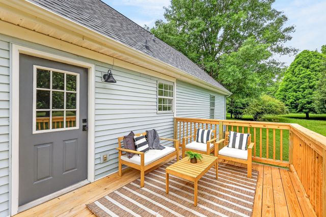 165 Sweetgum Dr, La Vergne, TN 37086