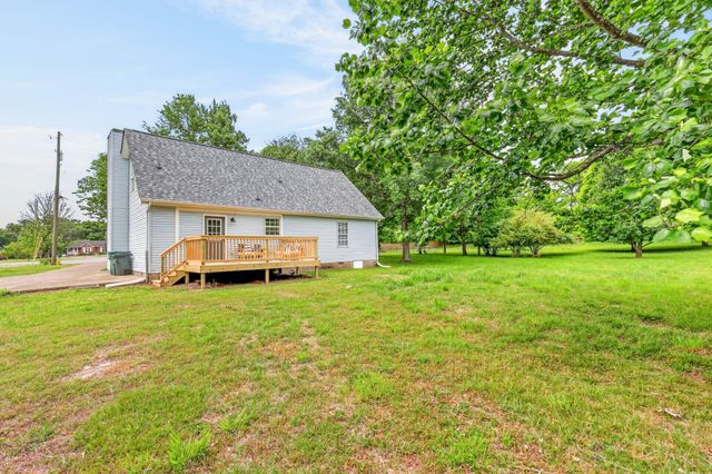165 Sweetgum Dr, La Vergne, TN 37086