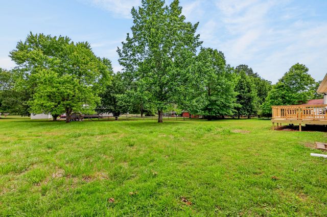 165 Sweetgum Dr, La Vergne, TN 37086