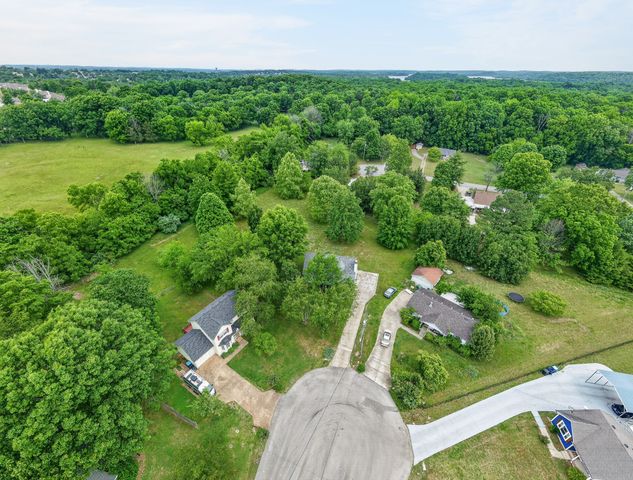 165 Sweetgum Dr, La Vergne, TN 37086