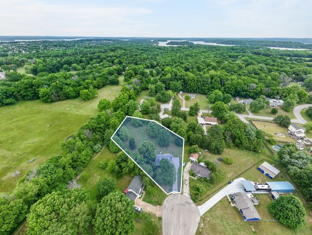 165 Sweetgum Dr, La Vergne, TN 37086