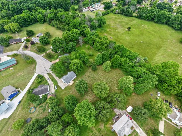 165 Sweetgum Dr, La Vergne, TN 37086