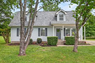 165 Sweetgum Dr, La Vergne, TN 37086