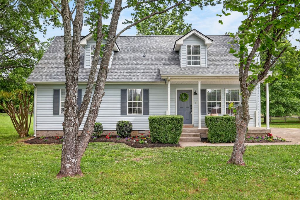 165 Sweetgum Dr, La Vergne, TN 37086