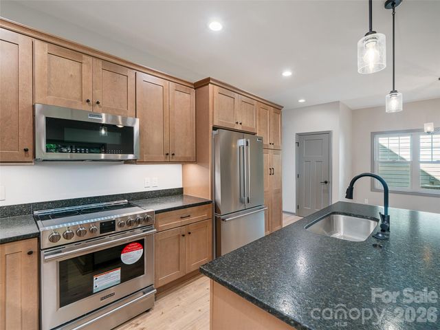 100 Red Twig Lane 103, Burnsville, NC 28714