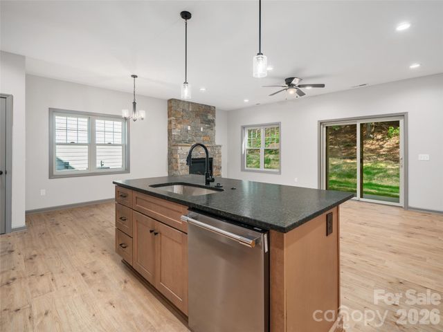 100 Red Twig Lane 103, Burnsville, NC 28714