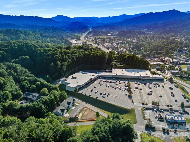 100 Red Twig Lane 103, Burnsville, NC 28714