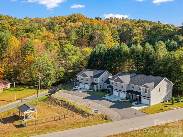 100 Red Twig Lane 103, Burnsville, NC 28714