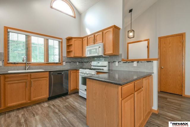 1636 Blackhawk Drive, Lincoln, NE 68521