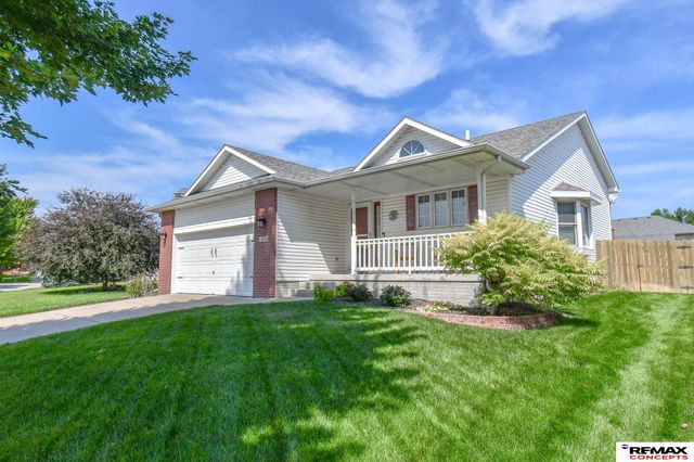 1636 Blackhawk Drive, Lincoln, NE 68521