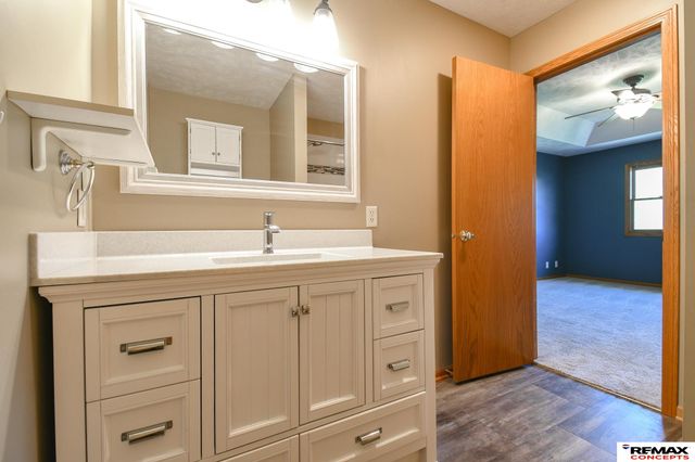 1636 Blackhawk Drive, Lincoln, NE 68521