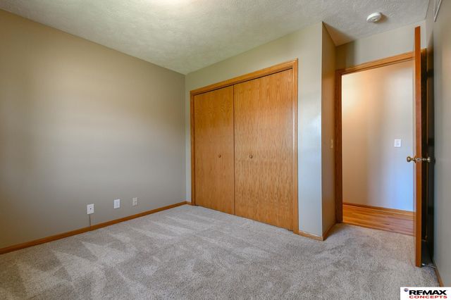 1636 Blackhawk Drive, Lincoln, NE 68521