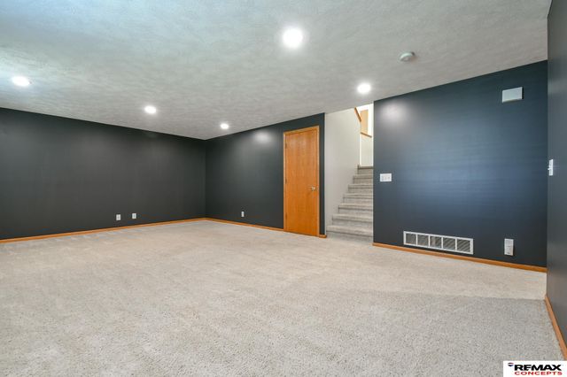 1636 Blackhawk Drive, Lincoln, NE 68521