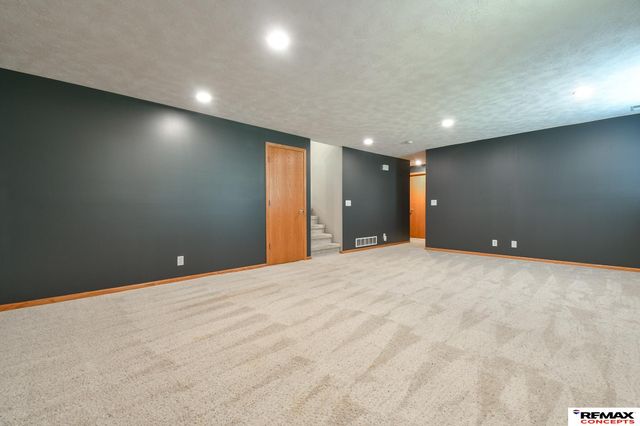 1636 Blackhawk Drive, Lincoln, NE 68521