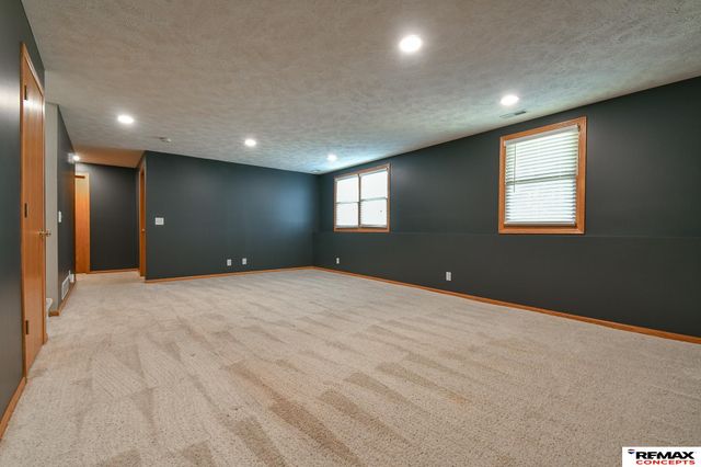 1636 Blackhawk Drive, Lincoln, NE 68521