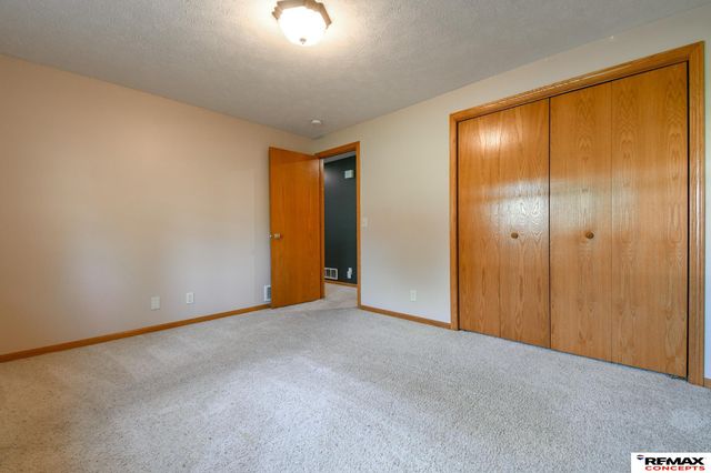 1636 Blackhawk Drive, Lincoln, NE 68521