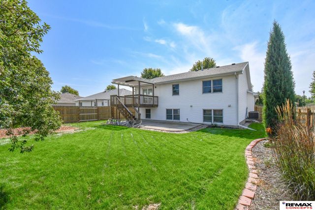 1636 Blackhawk Drive, Lincoln, NE 68521