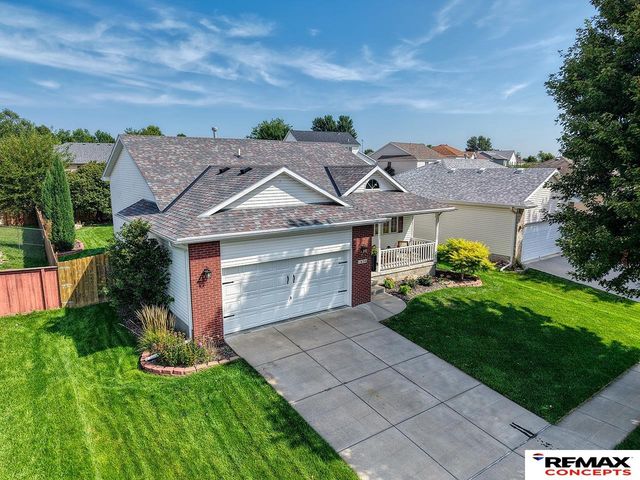 1636 Blackhawk Drive, Lincoln, NE 68521