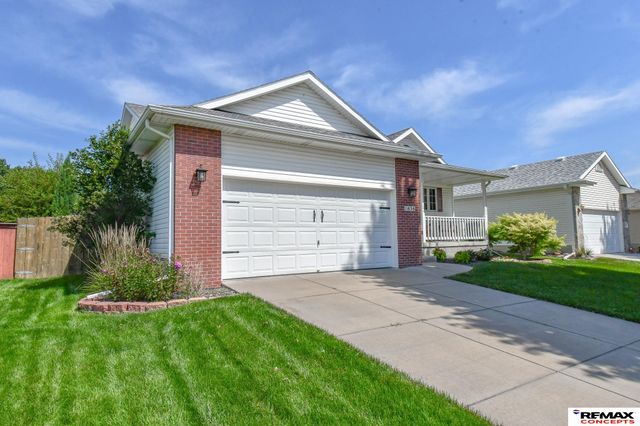 1636 Blackhawk Drive, Lincoln, NE 68521