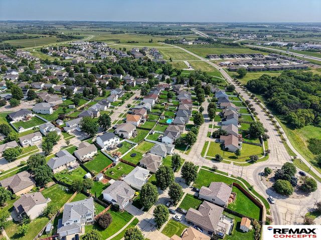 1636 Blackhawk Drive, Lincoln, NE 68521