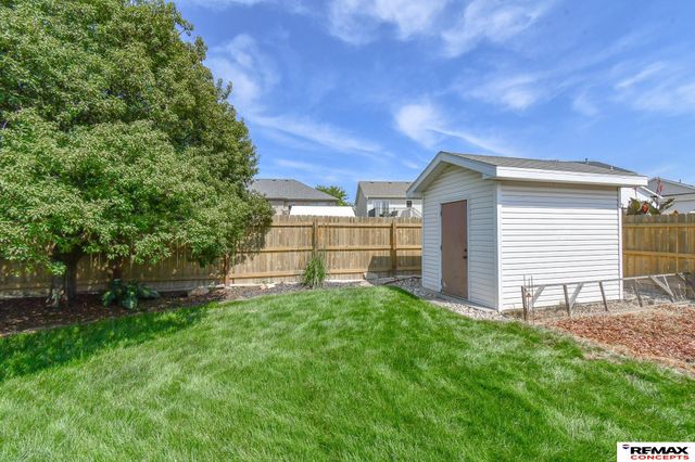1636 Blackhawk Drive, Lincoln, NE 68521