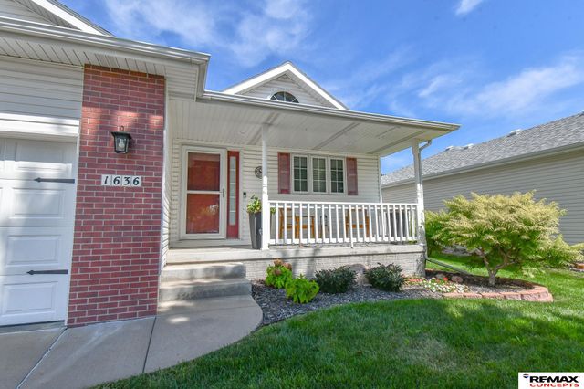 1636 Blackhawk Drive, Lincoln, NE 68521