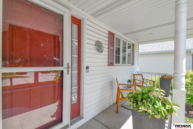 1636 Blackhawk Drive, Lincoln, NE 68521