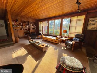 6819 SELKIRK, Bethesda, MD 20817