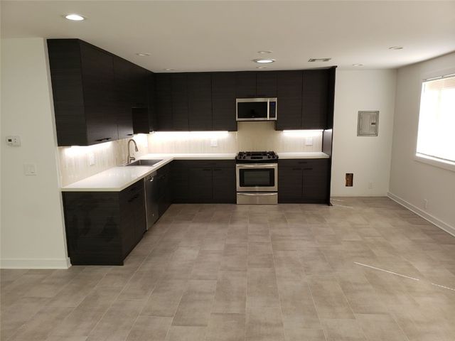 6550 Balboa, Van Nuys (los Angeles), CA 91406