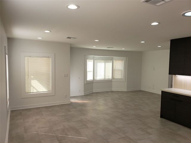 6550 Balboa, Van Nuys (los Angeles), CA 91406