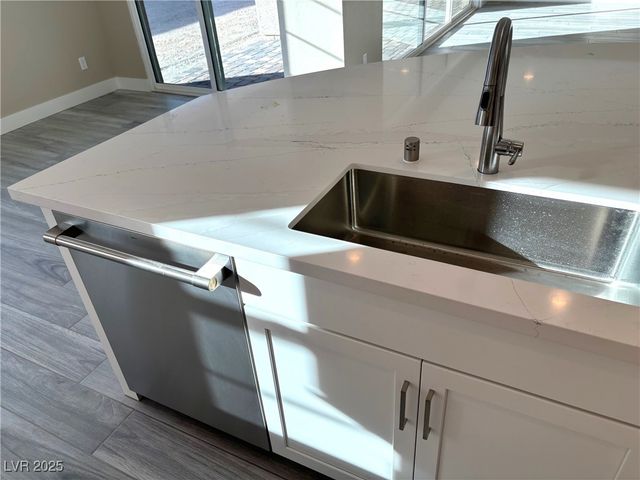 8775 Spencer Garrett Street, Las Vegas, NV 89113