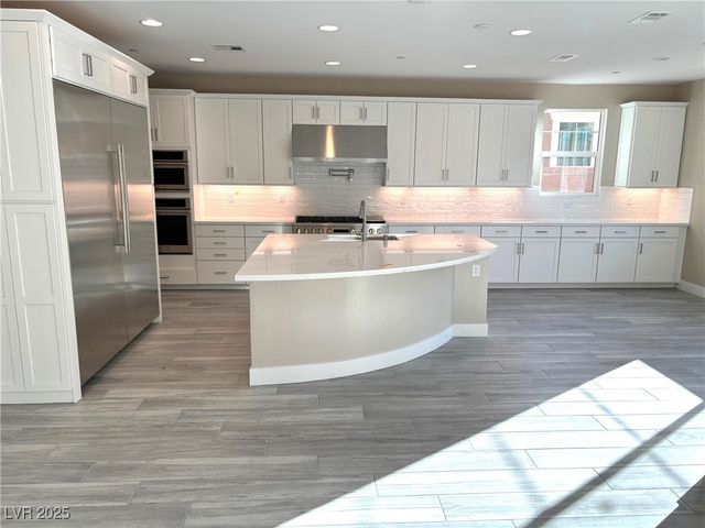 8775 Spencer Garrett Street, Las Vegas, NV 89113