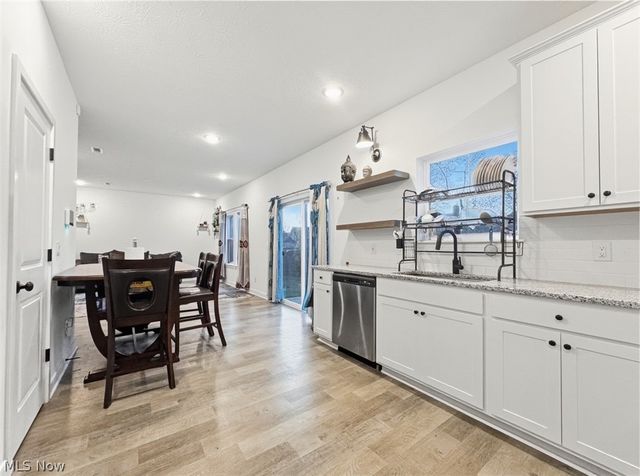 524 Auld Farm Circle, Akron, OH 44320