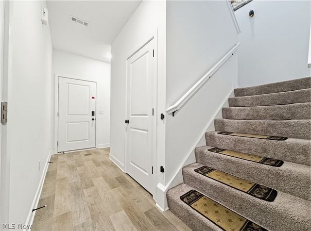 524 Auld Farm Circle, Akron, OH 44320