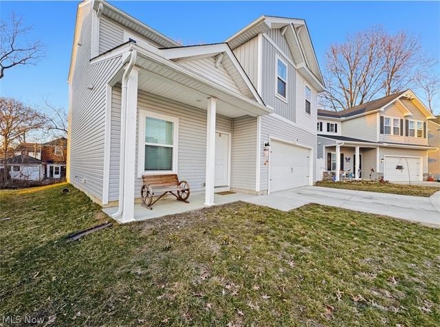 524 Auld Farm Circle, Akron, OH 44320