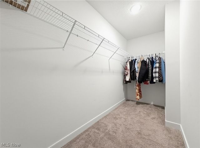 524 Auld Farm Circle, Akron, OH 44320