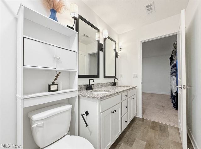 524 Auld Farm Circle, Akron, OH 44320