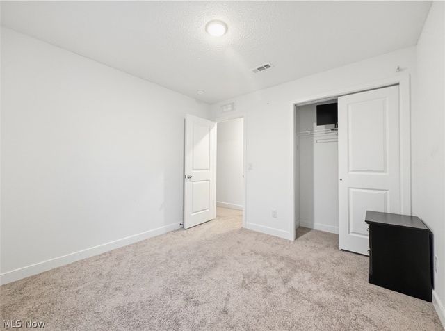 524 Auld Farm Circle, Akron, OH 44320