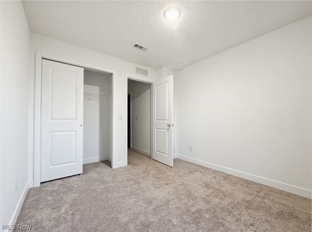 524 Auld Farm Circle, Akron, OH 44320