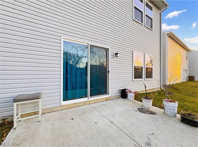 524 Auld Farm Circle, Akron, OH 44320