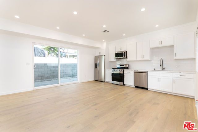 2815 S Mansfield Avenue, Los Angeles, CA 90016