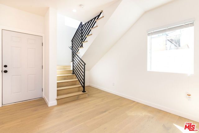 2815 S Mansfield Avenue, Los Angeles, CA 90016