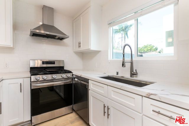 2815 S Mansfield Avenue, Los Angeles, CA 90016